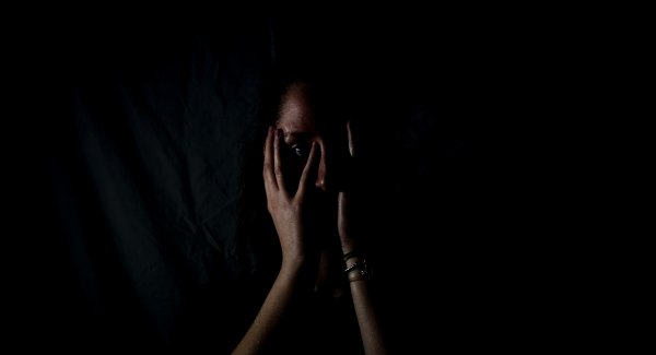 Viele Frauen erleben sexuelle Belästigung im Netz.