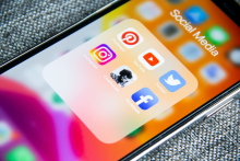 Selbstfürsorge im digitalen Zeitalter: Wie wir gesund mit sozialen Medien umgehen können.