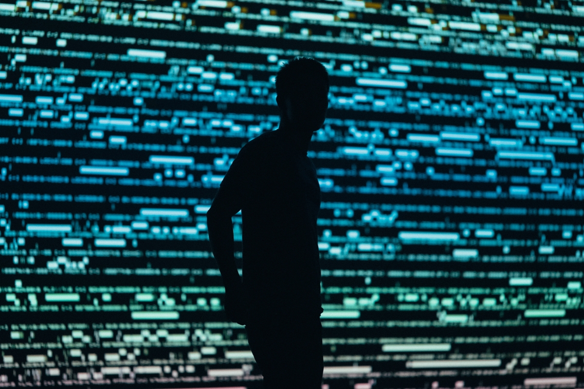 Bild 3: Versteckt im Netz – Anonymität verstärkt sexistische Verhaltensweisen.